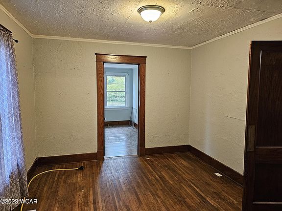 5th image of 641 S Dewey Ave