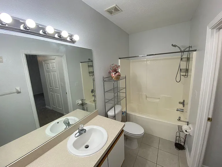 6411 Cypressdale Dr #202 — Photo 8
