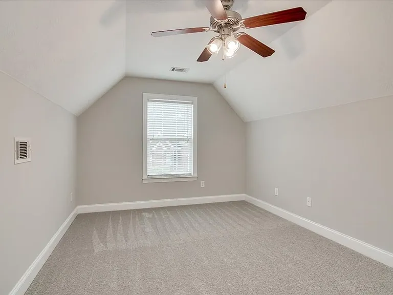 2507 Grier Cir — Photo 16