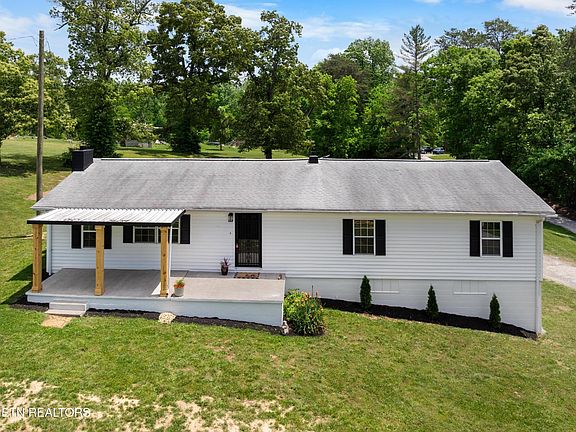 5th image of 636 W Marine Rd