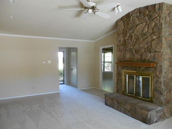 3rd image of 2009 Laurel Ln