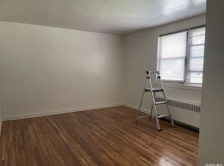 106 Division Ave APT 1C, Levittown, NY 11756