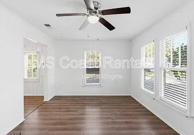 20 Martha Ave — Photo 6