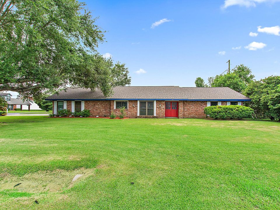 1st image of 120 Ashland Dr