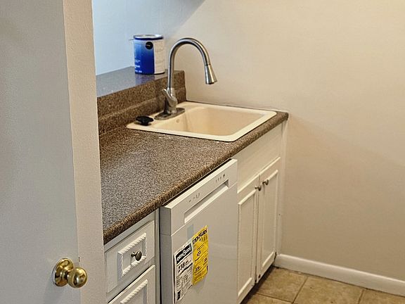 4th image of 2201 Fountain View Dr #F-62