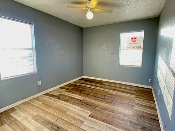3rd image of 806 N Detroit Ave