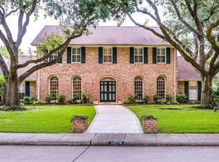 1427 W Brooklake Dr, Houston, TX 77077