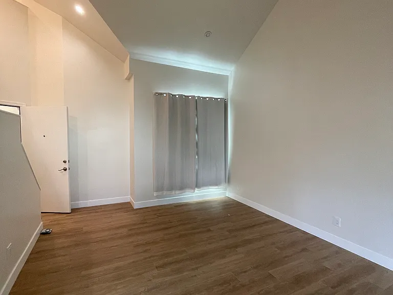 2325 McKinley Ave — Photo 11