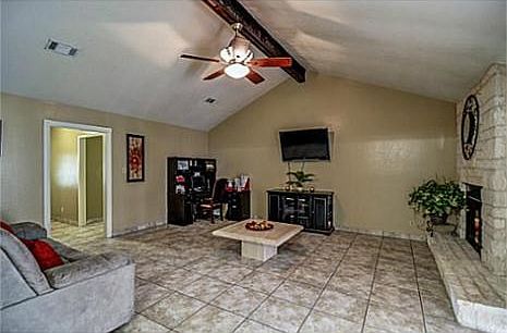 5th image of 812 Braeswood Cir