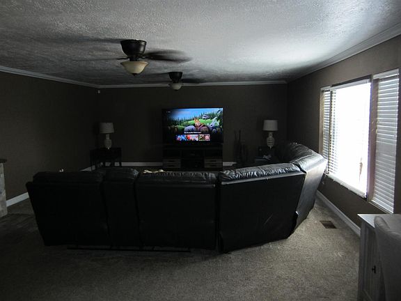 3rd image of 1409 Japonica Dr