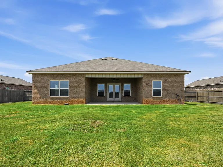 Large fully fenced yard