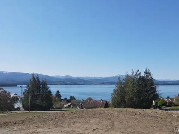 275 3rd St, Mount Waddington, BC V0N 3E0