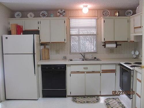 2nd image of 521 Nutmeg Cir