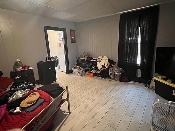 2nd image of 686 N Broadway #3