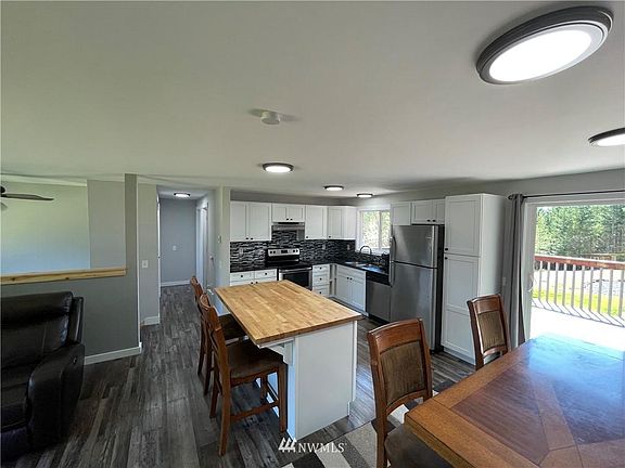 4th image of 101 E Majestys Ct