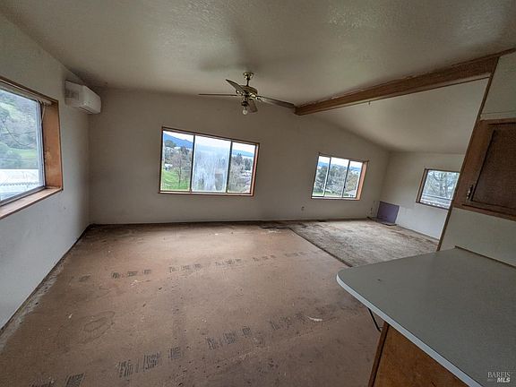 3rd image of 4367 Lakeview Terrace