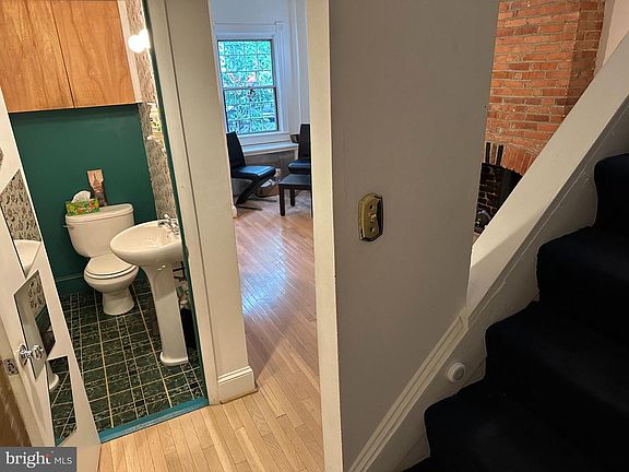 5th image of 431 5th St NE