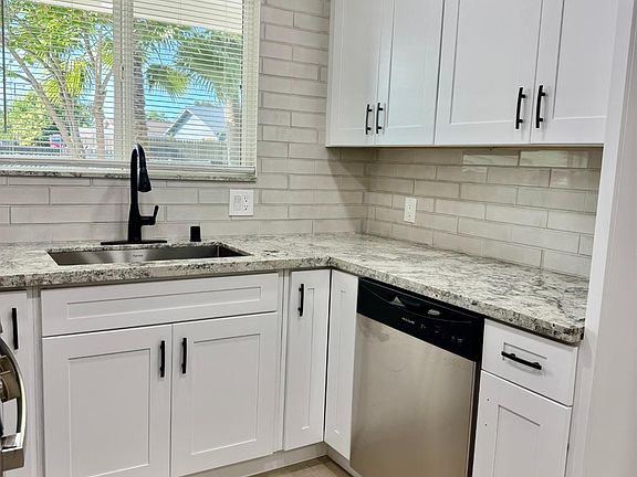 5th image of 2471 Rhine Way