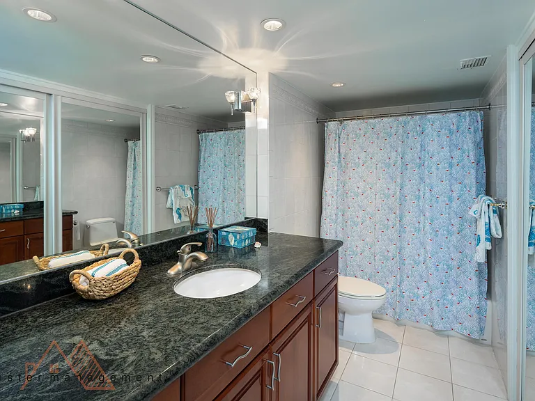 2600 Pualani Way #1404 — Photo 8