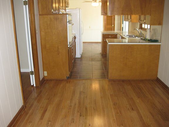 5th image of 2119 E Shady Glen Dr