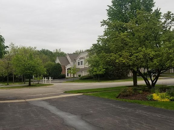 3rd image of 51 W Briarwood Dr