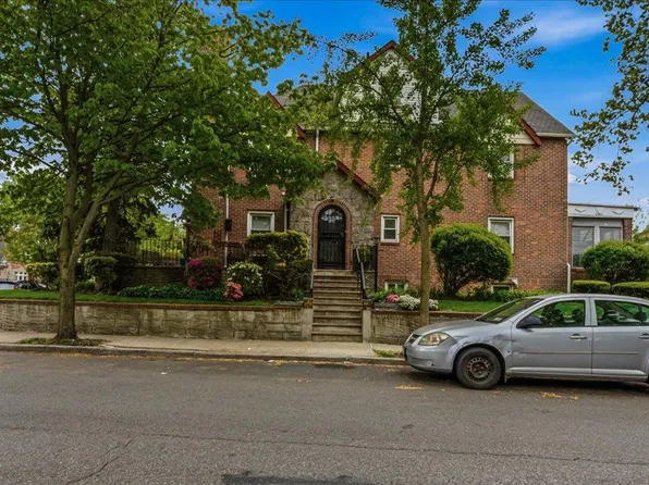 6402 Ellwell Crescent, Rego Park, NY 11374