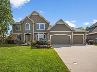 11686 Azure Ln, Inver Grove Heights, MN 55076