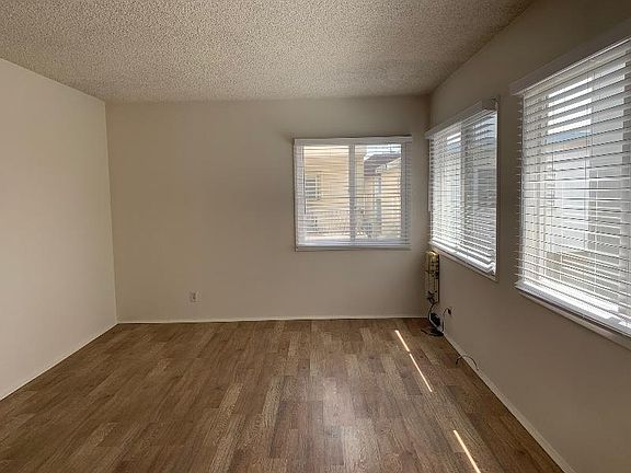 3rd image of 115 15th Pl