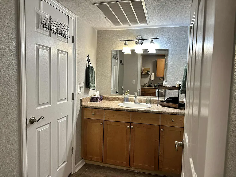 239 Seahorse Dr SE — Photo 10