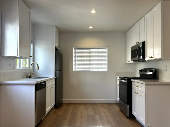 10435 Ashton Ave, Los Angeles, CA