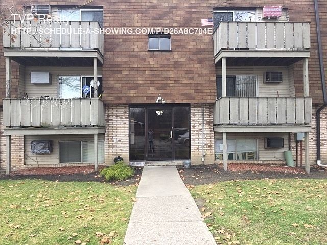 2nd image of 1454 W River Rd N APT U