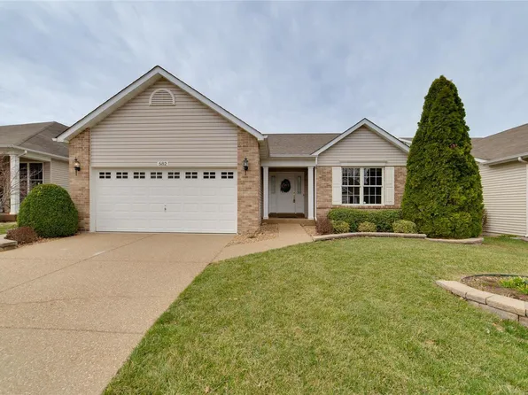 582 Owls Perch Dr, Lake Saint Louis, MO 63367