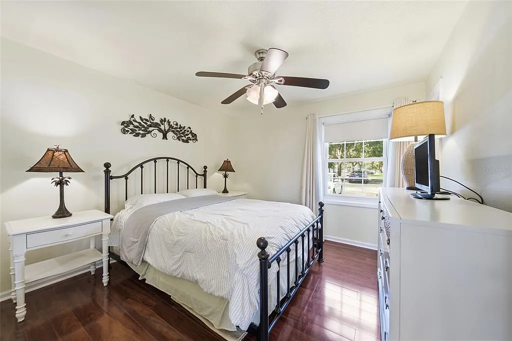 1 bed, 1.0 bath, 562 sqft, $1,900 — Photo 4