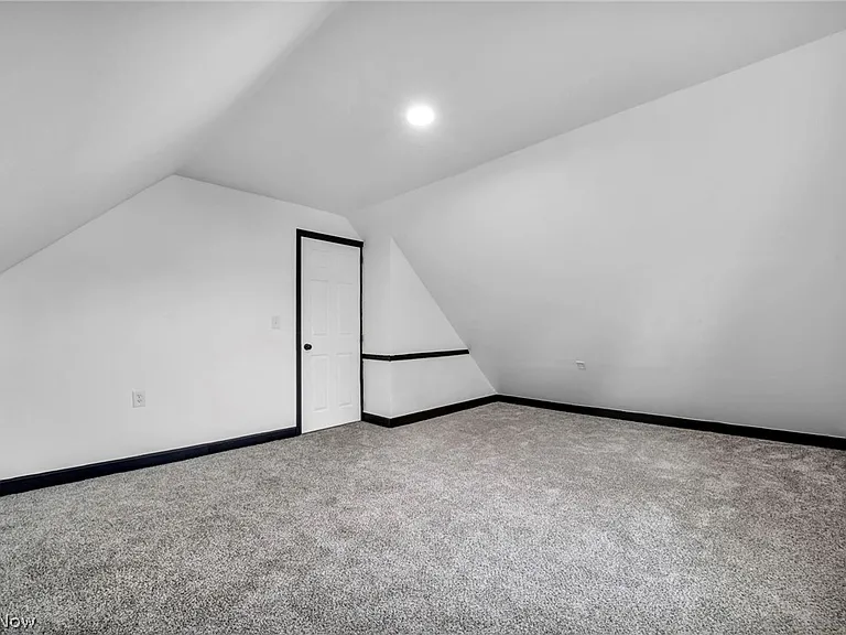 12001 Oakview Ave #UP — Photo 8
