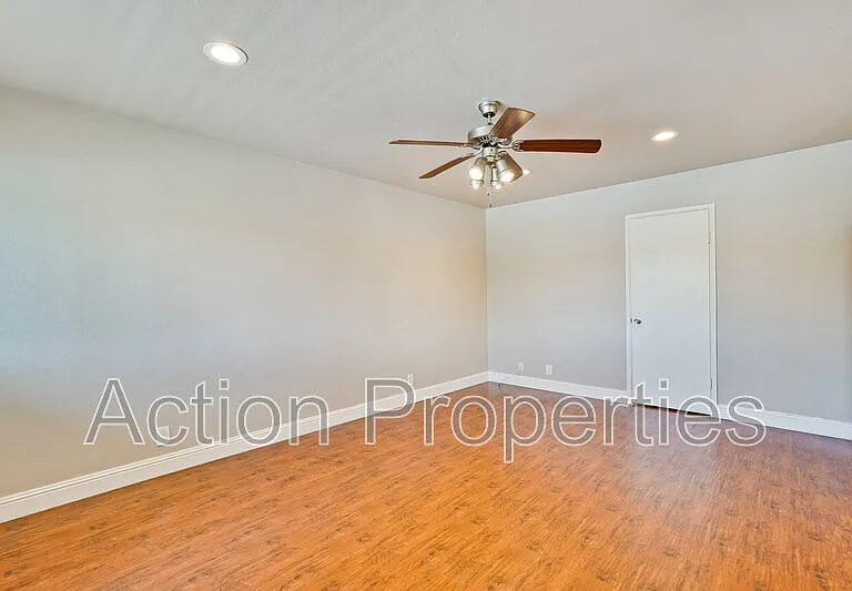 4545 Moorpark Ave #2 — Photo 2