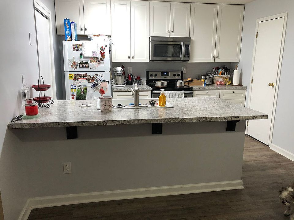 2nd image of 10 Clemson Ct