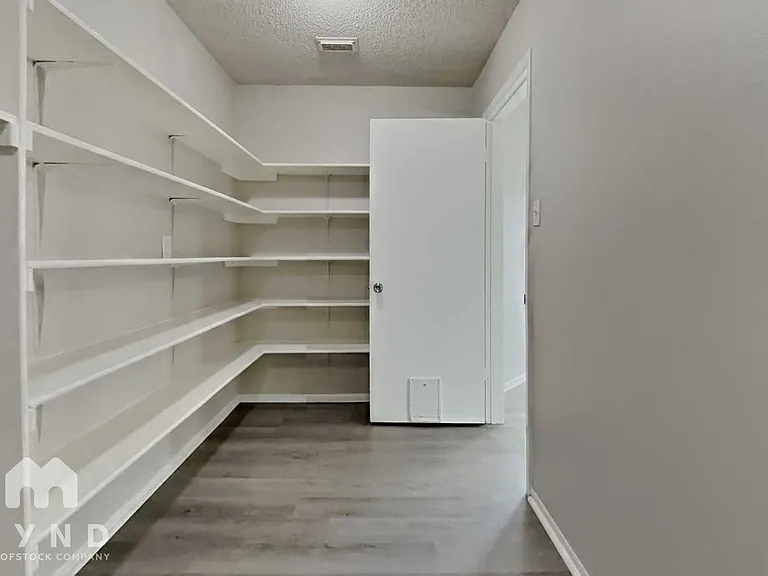 8031 Manderly Pl — Photo 20