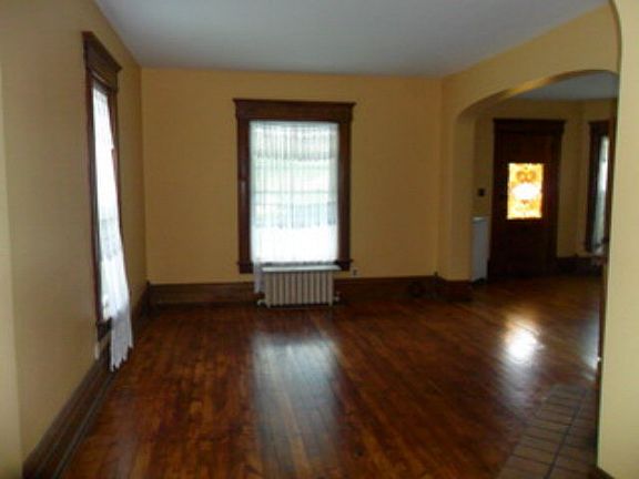 4th image of 257 W Main St #P