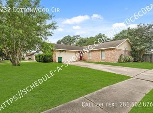 5232 Cottonwood Cir, Dickinson, TX 77539