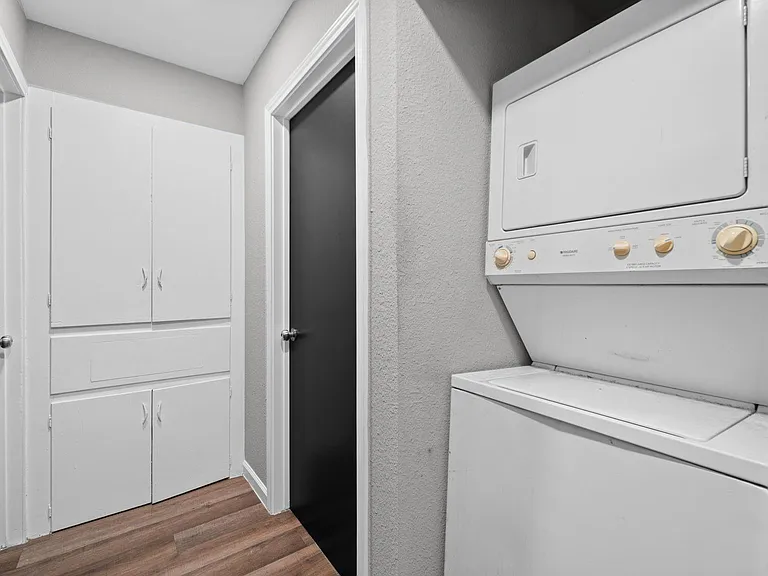 5242 Greylog Dr — Photo 14