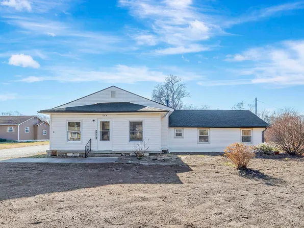 609 E 57th St S, Wichita, KS 67216