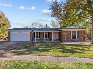 58 Smoke Tree Ct, Fenton, MO 63026