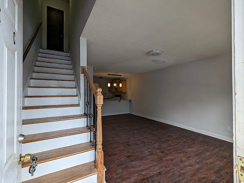 2 bed, 1000 sqft, $1,399 — Photo 4