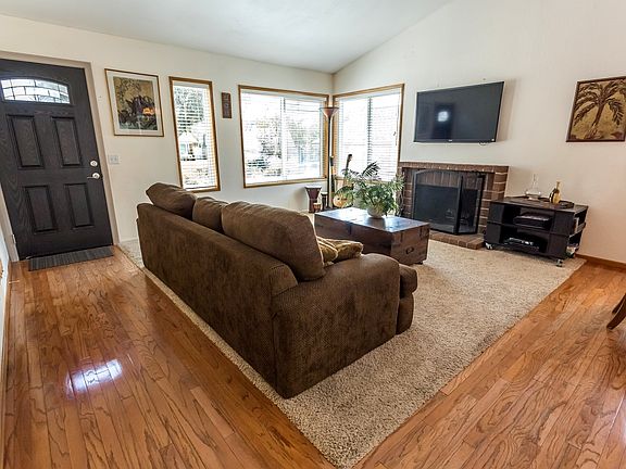 2nd image of 27739 Laurel Creek Cir