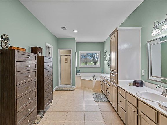 32nd image of 700 Keough Dr
