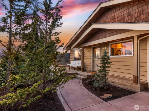 904 N 36th Street, Renton, WA 98056