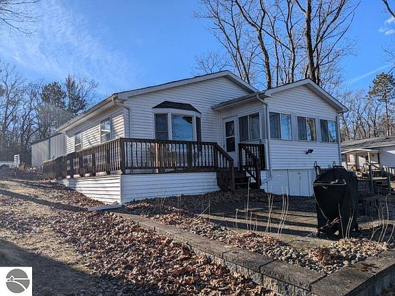 4th image of 2785 Island Lake Dr