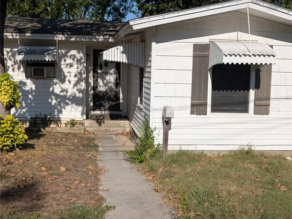 1814 Davis St, Taylor, TX 76574