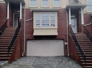 1020 Morningside Ln, Fort Lee, NJ 07024