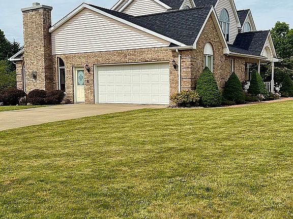 3rd image of 30 Ashwood Ln